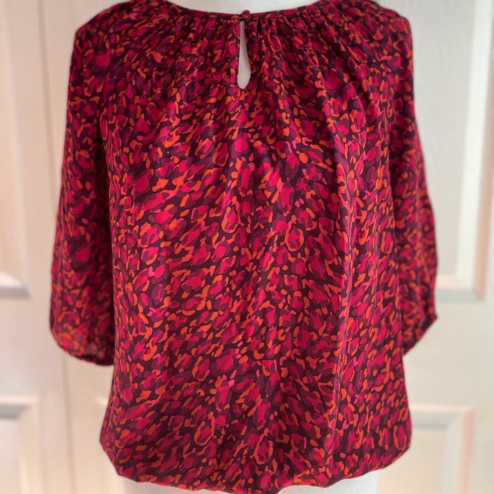 loft* colorful bouncy blouse: size Small Petite